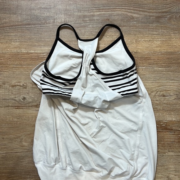 Lululemon No Limits Tank Top- Size Medium - Picture 6 of 8